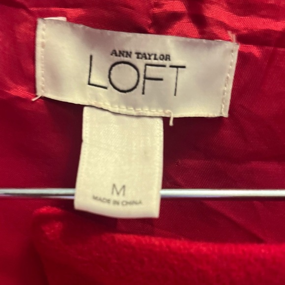 Ann Taylor Loft Women's Red Wool & Rayon Long Sleeve Button Short Coat Size M - Picture 2 of 7